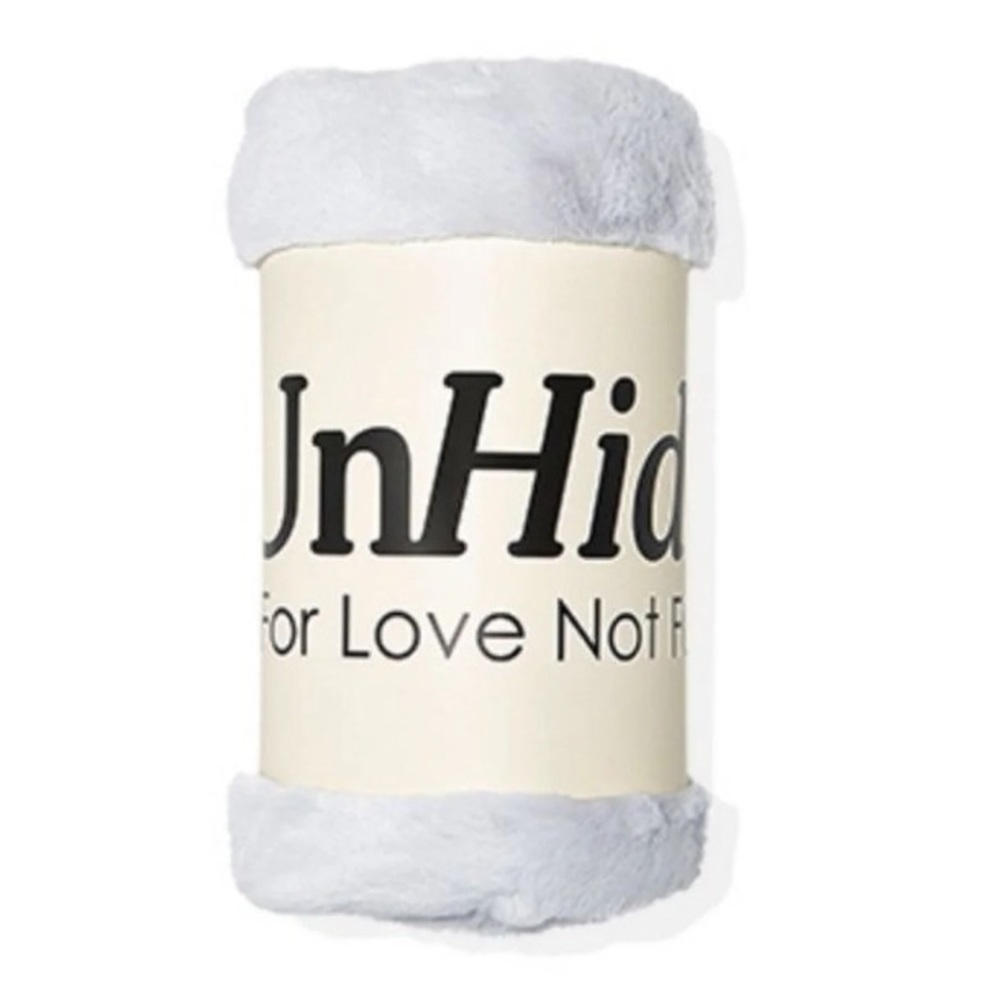 NWT Unhide Lil Marsh Blanket in Silver Fox